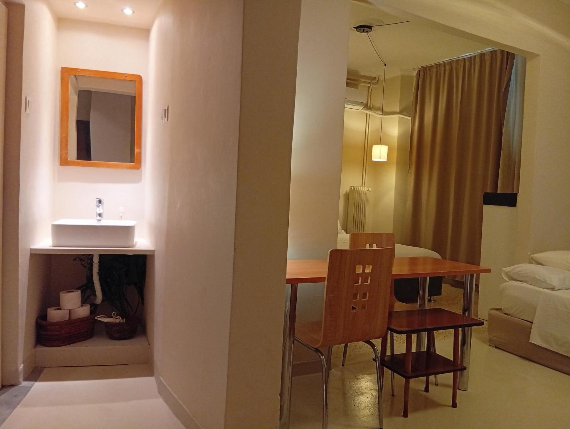 Filopappou Decent Apartment Αθήνα Εξωτερικό φωτογραφία